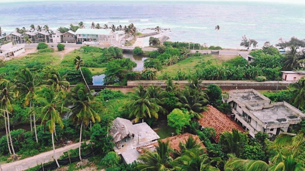 Lotus Surf House Midigama East Exterior foto